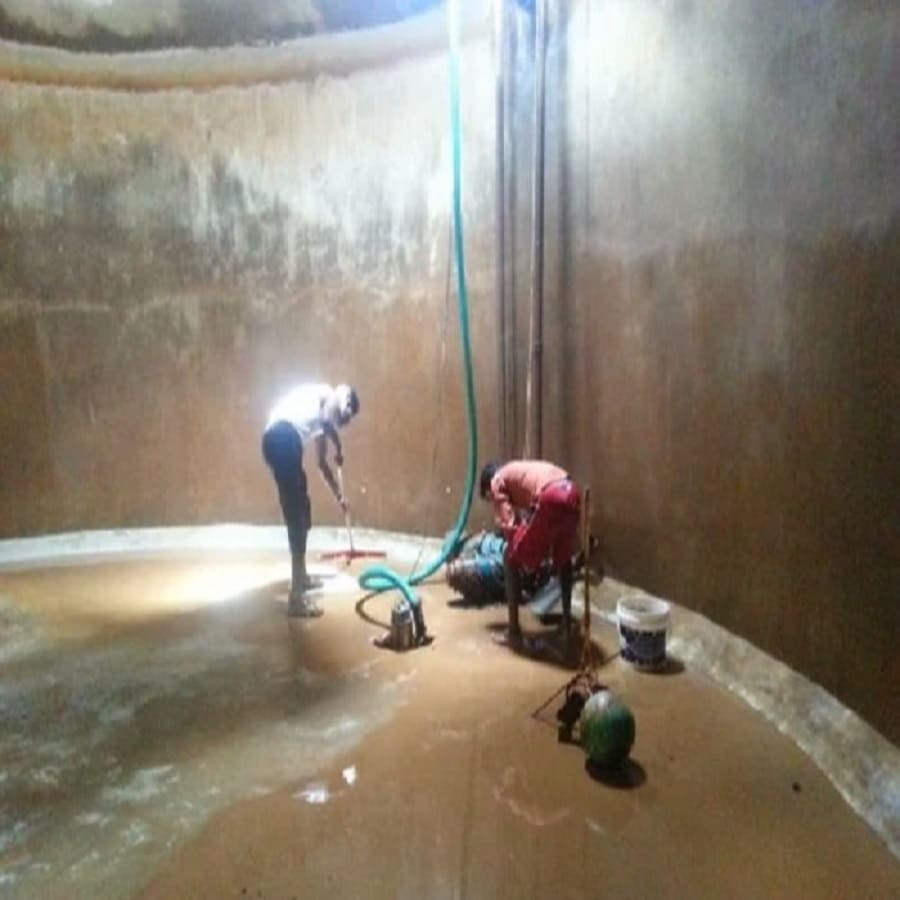 Water tank cleaning services, tank cleaning services, water tank cleaner, overhead tank cleaning services, underground tank cleaning services, tank cleaning in Karachi (1)